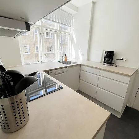 Luxurious 3 Bedroom Near Jomfru Ane Gade Appartement *